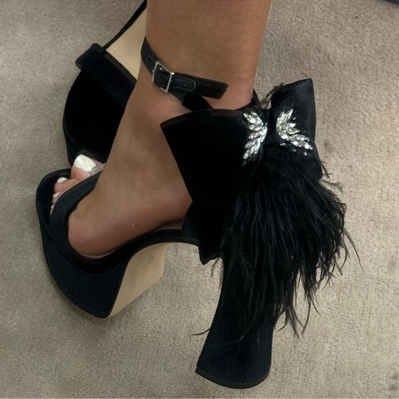 Antonio Melani Janie Velvet Platform Dress Sandals size 6,5 - Picture 3 of 6